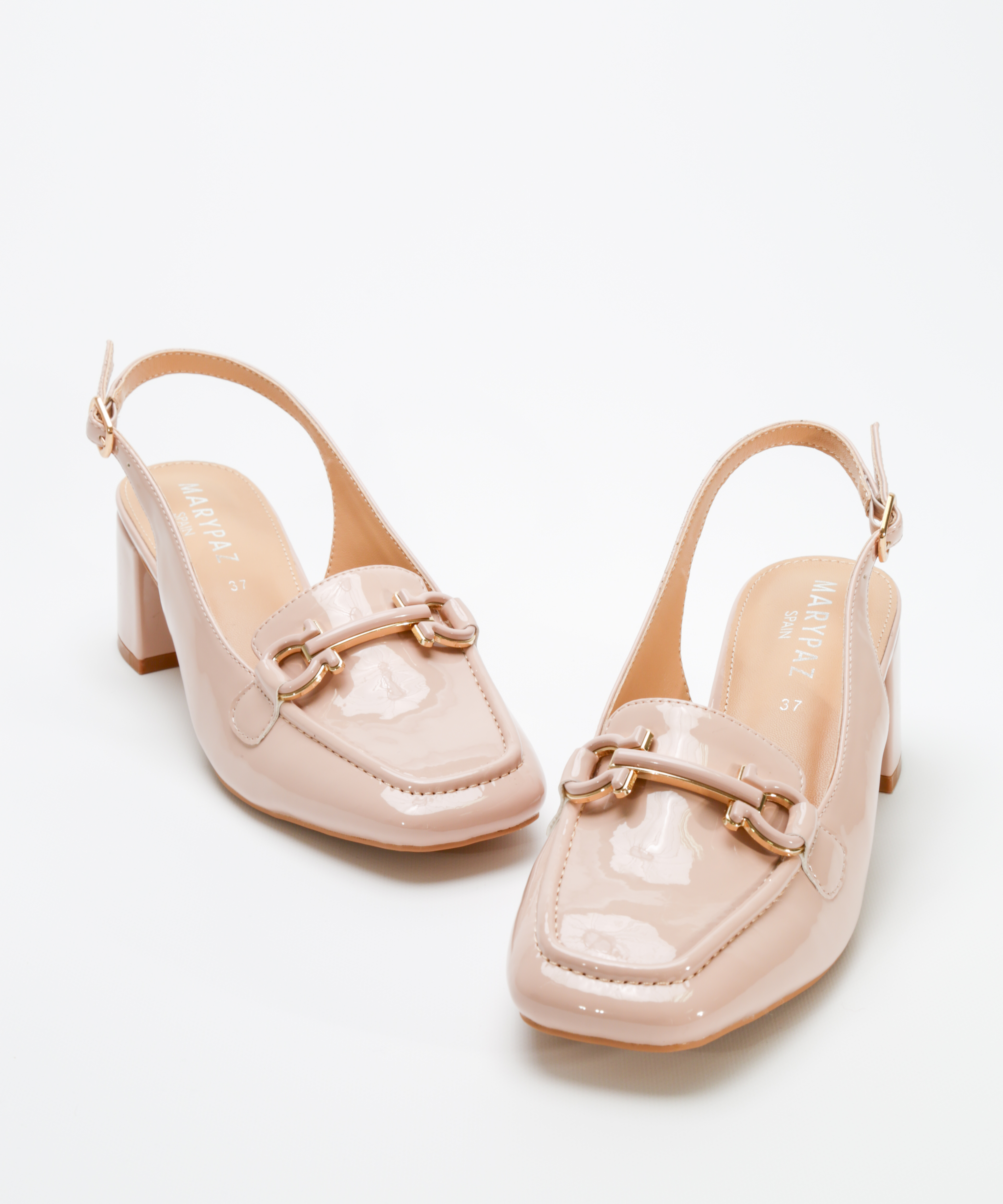 Sapatos de salto com adorno met&aacute;lico image number null